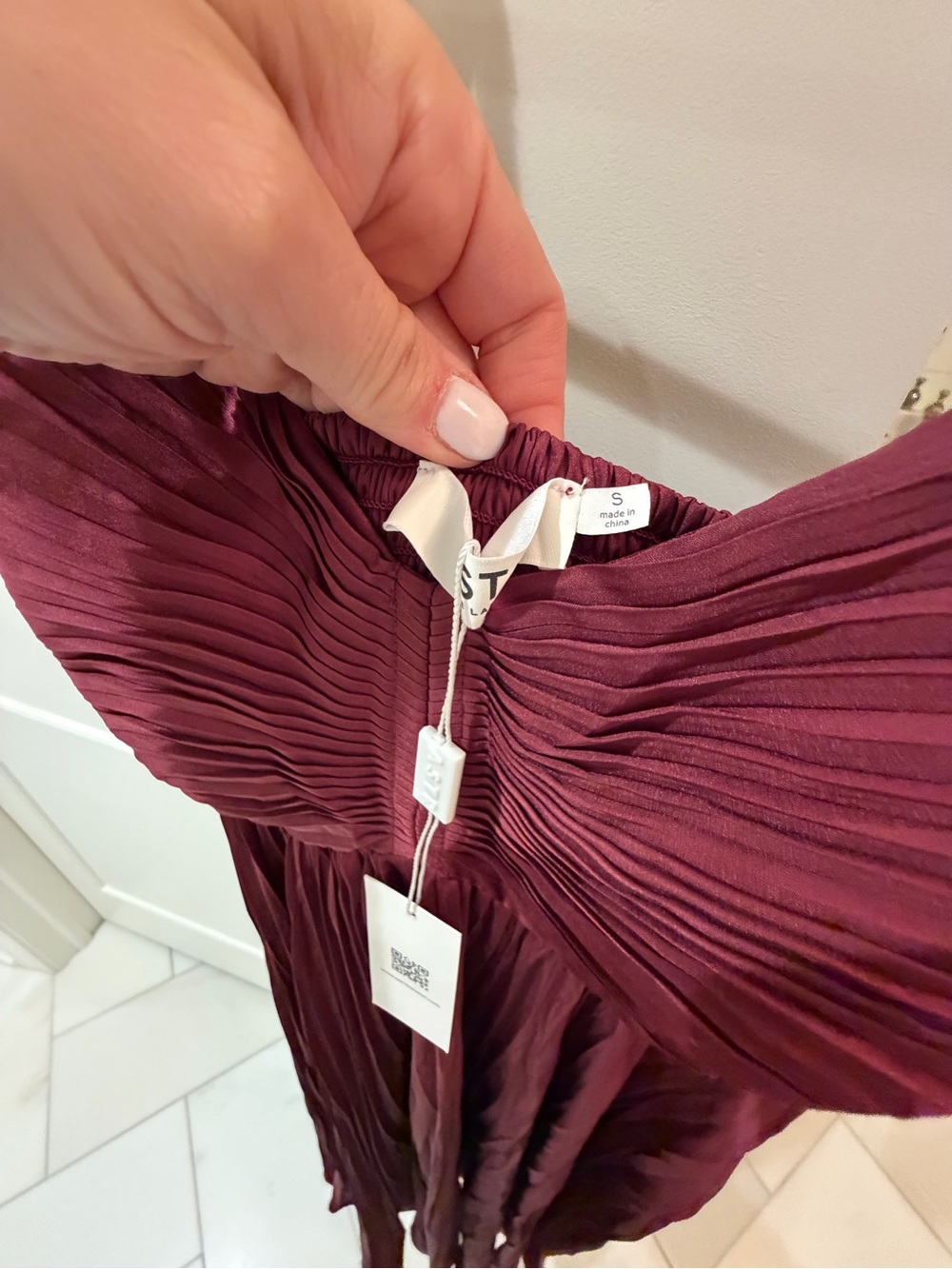 Astr the label Maeve pleated dress - Picture 6 of 6
